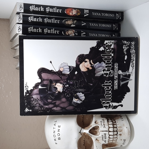 Black Butler Manga Volumes 1-7 Set. - Picture 7 of 9